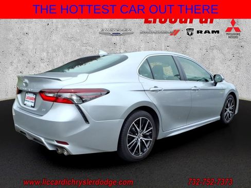 Used 2023 Toyota Camry SE FWD image 4