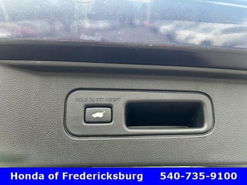 Used 2025 Honda Pilot Touring image 12