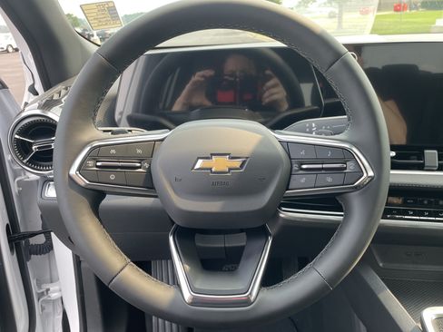 Used 2026 Chevrolet Equinox LT w/ Convenience Package II AWD/4WD image 10