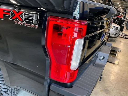Used 2019 Ford F250 Lariat w/ Lariat Ultimate Package AWD/4WD image 35