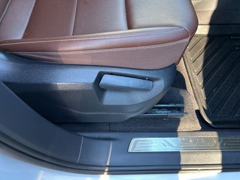 Used 2021 Volkswagen Atlas SE w/ Panoramic Sunroof Package image 42