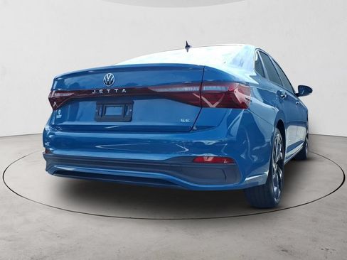 Used 2025 Volkswagen Jetta SE FWD image 5