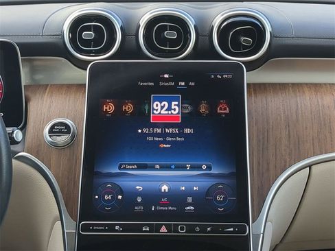 Used 2024 Mercedes-Benz GLC 300 4MATIC image 19