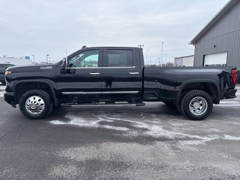 Used 2024 Chevrolet Silverado 3500 High Country w/ High Country Premium Package image 4