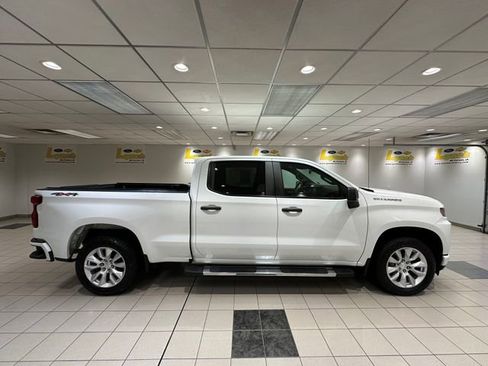 Used 2020 Chevrolet Silverado 1500 Custom w/ Custom Convenience Package image 3