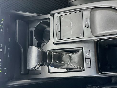Used 2019 Lexus ES 300h w/ Premium Package FWD image 25