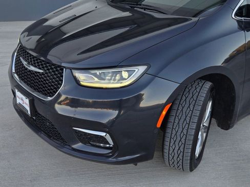 Used 2021 Chrysler Pacifica Touring-L w/ Premium & Safety Sphere Group image 43