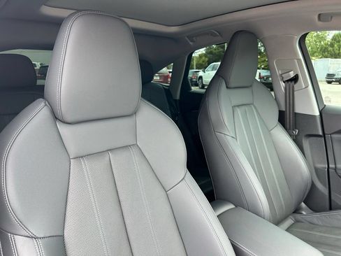 Used 2025 Audi Q5 Premium Plus w/ Premium Plus AWD/4WD image 51