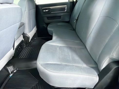 Used 2019 RAM 1500 Classic SLT AWD/4WD image 18