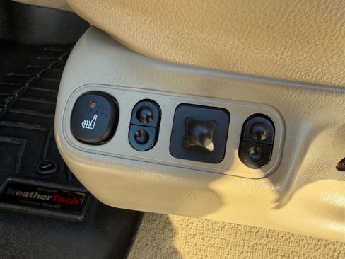 Used 2005 Ford F250 Lariat image 14