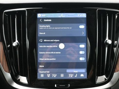 New 2026 Volvo V60 B5 Cross Country Plus w/ Climate Package AWD/4WD image 18