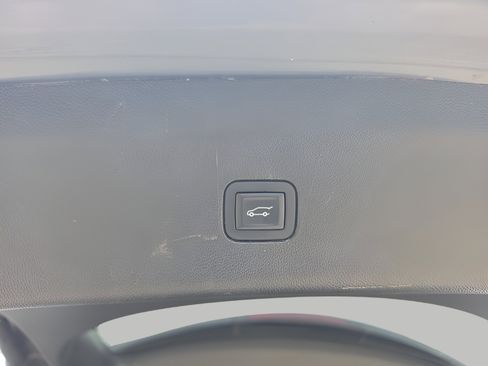 Used 2019 Buick Enclave Essence AWD/4WD image 8
