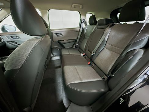 Used 2023 Nissan Rogue SV image 26