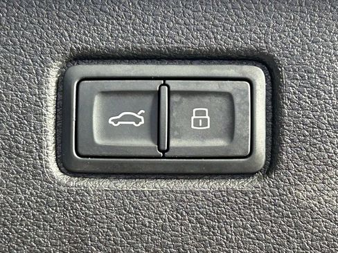 Used 2023 Audi Q7 2.0T Premium w/ Convenience Package image 17