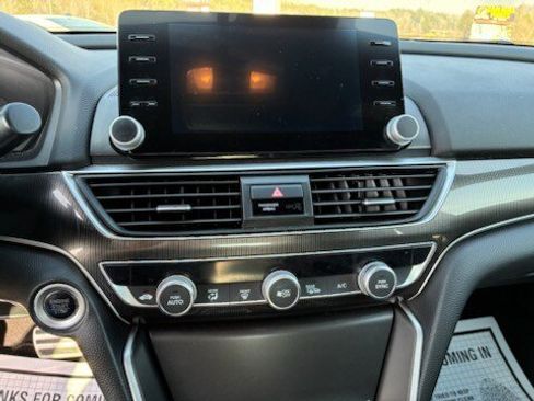 Used 2018 Honda Accord Sport image 15