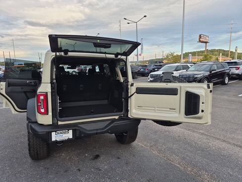 New 2025 Ford Bronco Badlands image 16