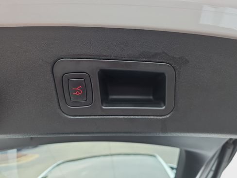 Used 2020 Tesla Model S Performance AWD/4WD image 11