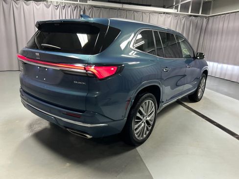 Used 2025 Buick Enclave Avenir w/ Super Cruise Package image 7