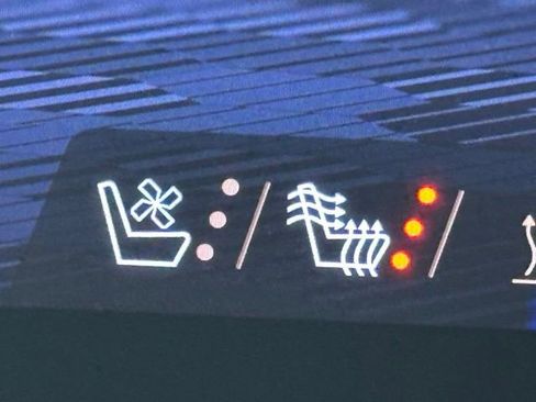 Used 2024 Chevrolet Blazer EV RS image 35