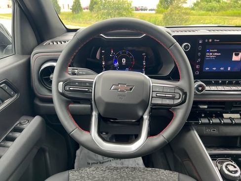 Used 2023 Chevrolet Colorado Z71 w/ Z71 Convenience Package 2 AWD/4WD image 18