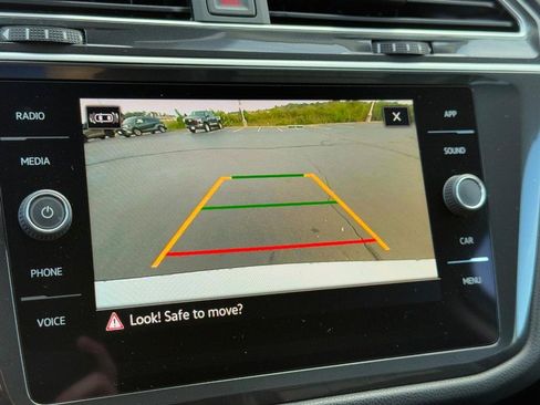 Used 2024 Volkswagen Tiguan SE image 20