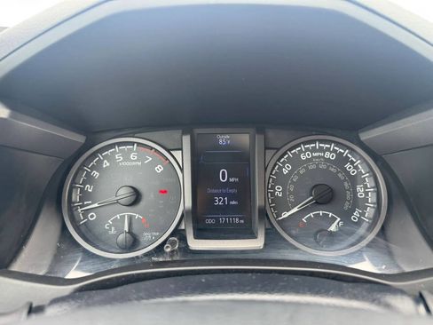 Used 2019 Toyota Tacoma TRD Off-Road w/ TRD Premium Off Road Package AWD/4WD image 14