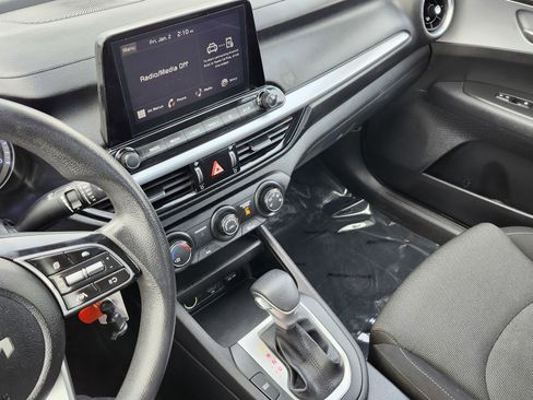 Used 2022 Kia Forte LXS image 25