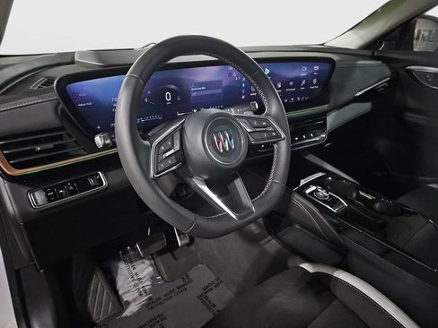 Used 2025 Buick Envision Sport Touring image 9