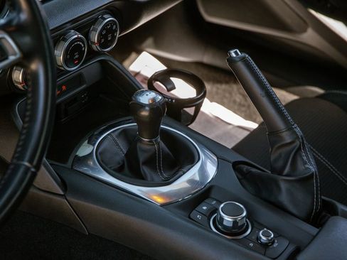 Used 2019 FIAT 124 Spider Classica w/ Technology Group RWD image 13