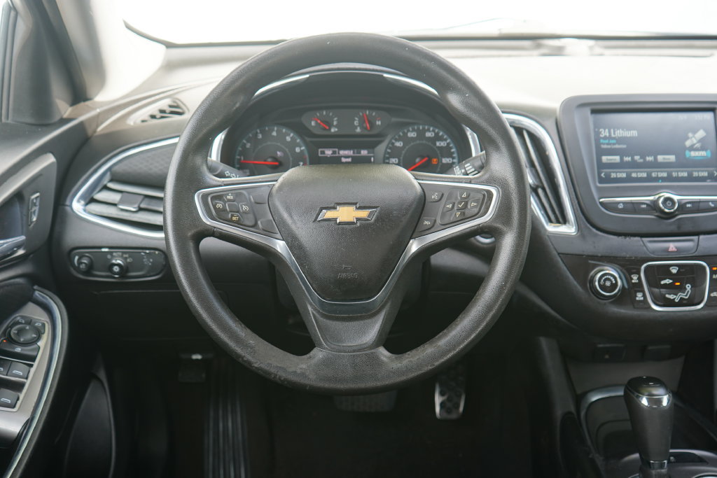 Used 2017 Chevrolet Malibu LT w/ LPO, Convenience Package 2 FWD image 13