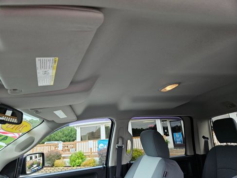 Used 2016 RAM 1500 Express AWD/4WD image 16