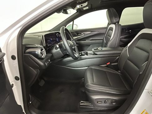 Used 2024 Chevrolet Blazer EV LT AWD/4WD image 12