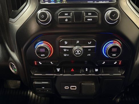 Used 2022 Chevrolet Silverado 2500 LT w/ Convenience Package image 20