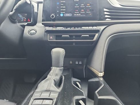 Certified 2025 Toyota Camry LE w/ Convenience Package image 11