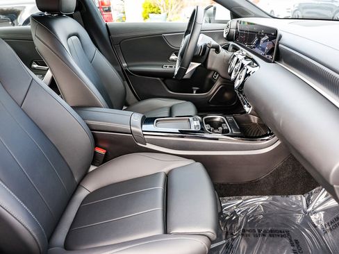 Certified 2025 Mercedes-Benz CLA 250 image 17