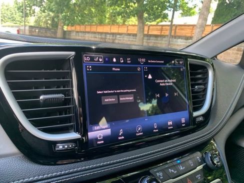 Used 2023 Chrysler Pacifica Touring-L w/ S Appearance Package AWD/4WD image 19