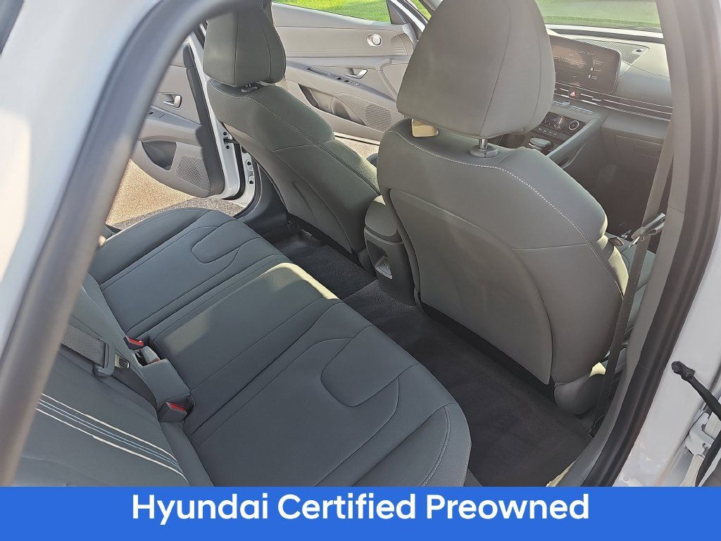 Certified 2024 Hyundai Elantra SEL FWD image 11