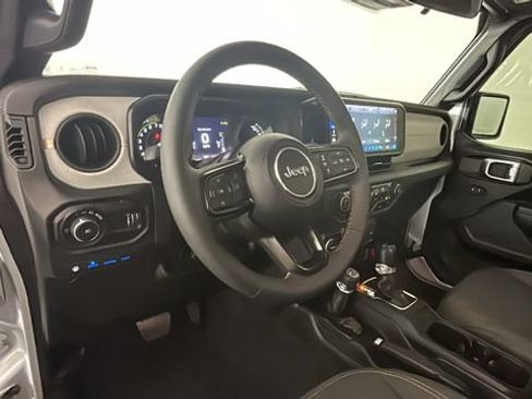 Used 2024 Jeep Wrangler Unlimited AWD/4WD image 12
