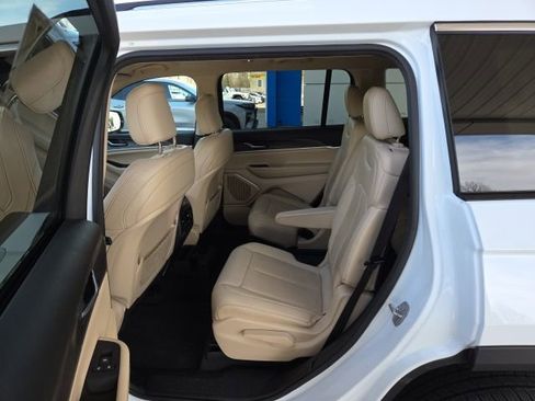 Used 2021 Jeep Grand Cherokee L Limited image 23