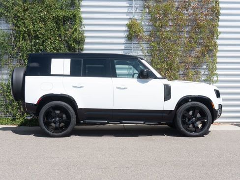 New 2025 Land Rover Defender 110 V8 image 7