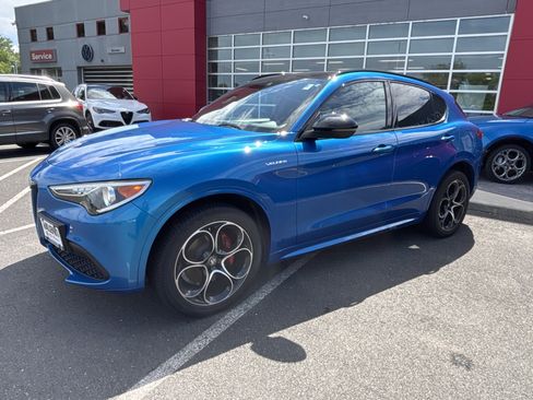 Certified 2023 Alfa Romeo Stelvio Veloce AWD/4WD image 3