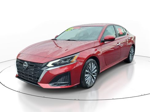 Certified 2023 Nissan Altima 2.5 SV FWD image 3