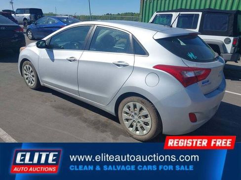 Used 2017 Hyundai Elantra GT image 5