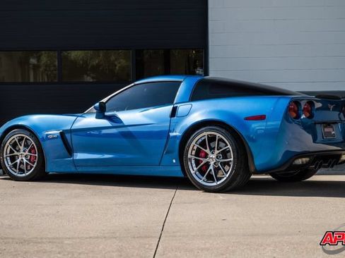 Used 2009 Chevrolet Corvette Z06 w/ Preferred Equipment Group RWD image 4