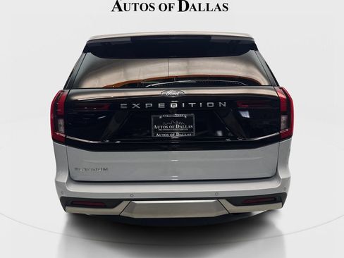 Used 2025 Ford Expedition Platinum AWD/4WD image 7