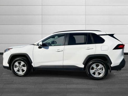 Used 2021 Toyota RAV4 XLE w/ Convenience Package image 2