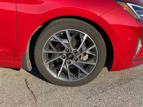 Used 2020 Hyundai Elantra Limited image 31