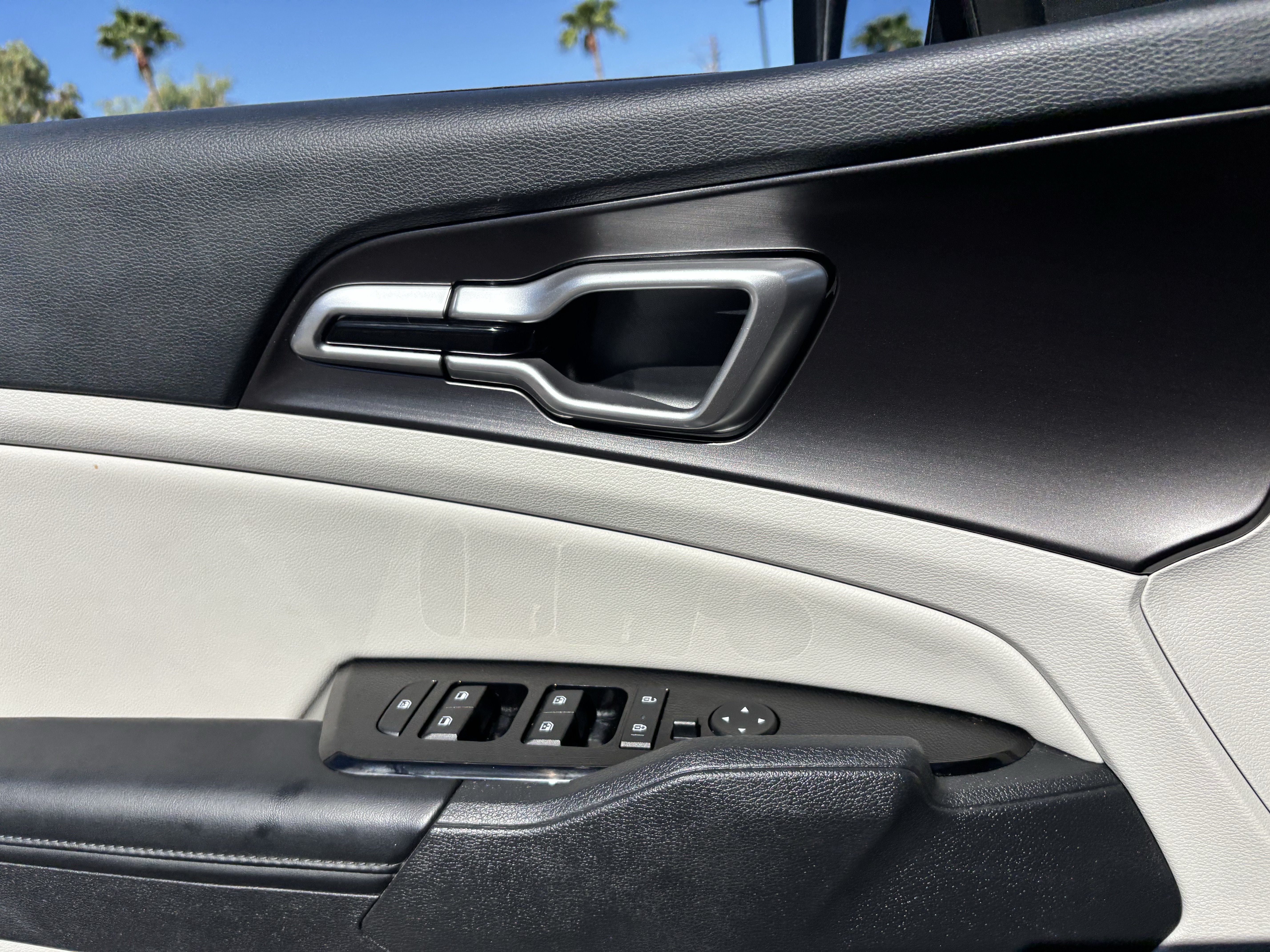 Certified 2025 Kia Sportage EX FWD image 19