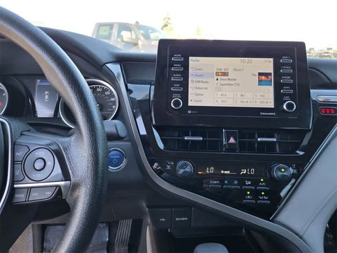 Used 2022 Toyota Camry LE image 12