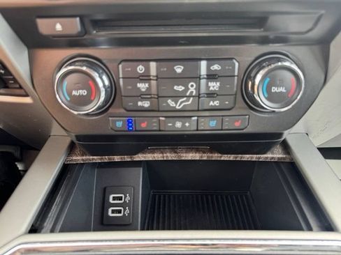 Used 2017 Ford F250 Lariat w/ Chrome Package AWD/4WD image 16